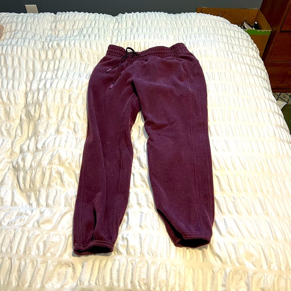 GUC - Lulu Plush Times Jogger 28”